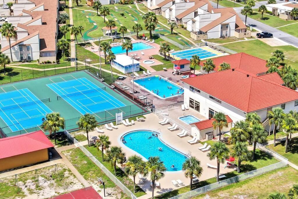 Lazy Palm 4 Pools Short Walk To Beach! Sleeps 5! Panama City Beach Eksteriør billede