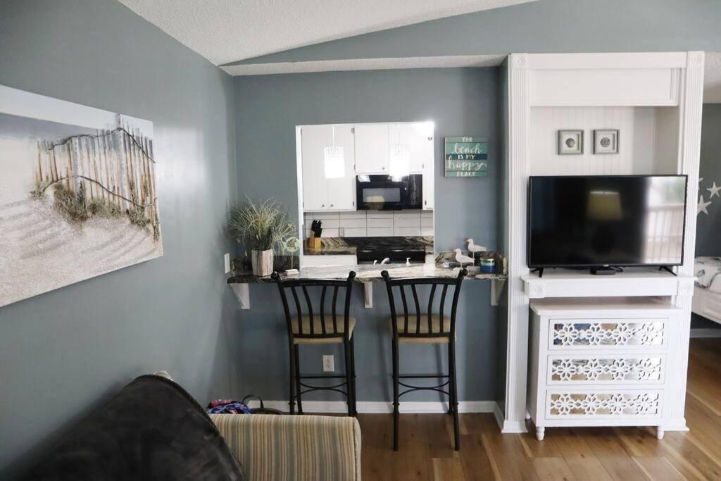 Lazy Palm 4 Pools Short Walk To Beach! Sleeps 5! Panama City Beach Eksteriør billede